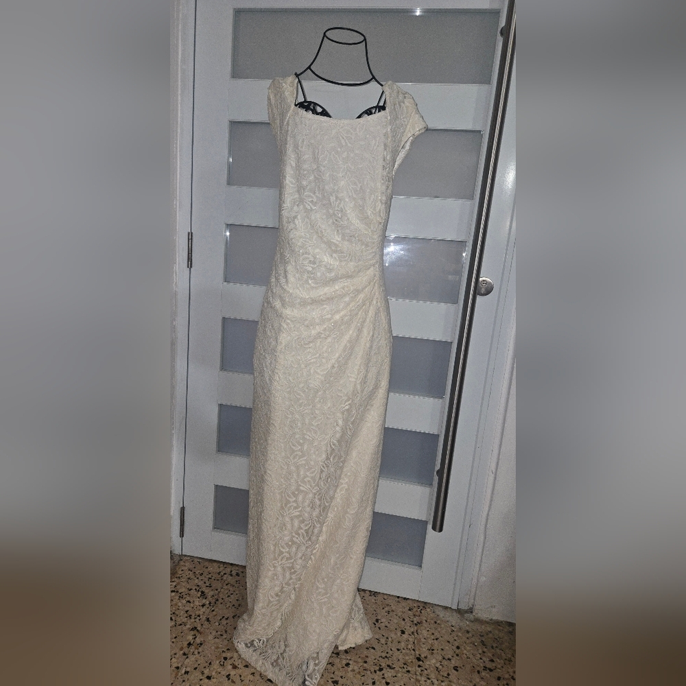 Elegant Cream Lace Dress